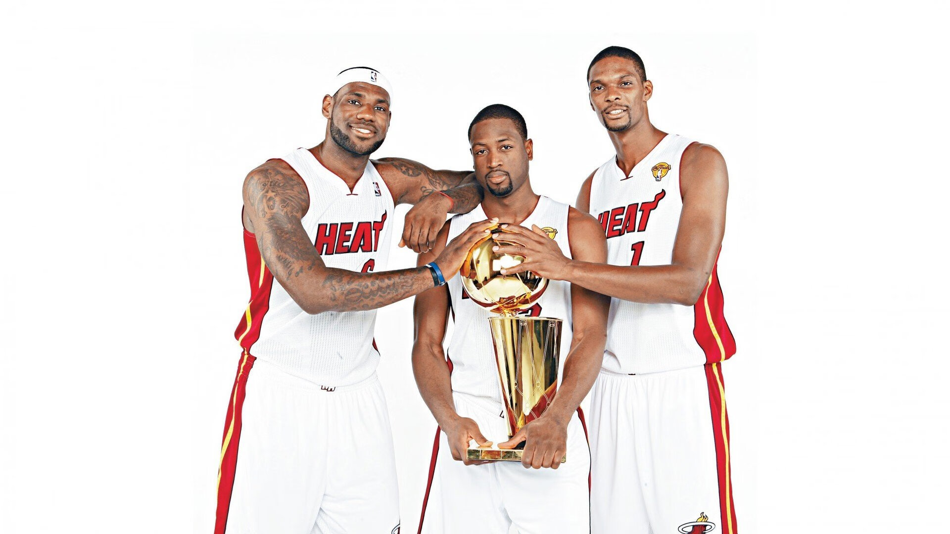 _湖人奋力突破，季后赛目标稳步逼近_，湖人队季后赛