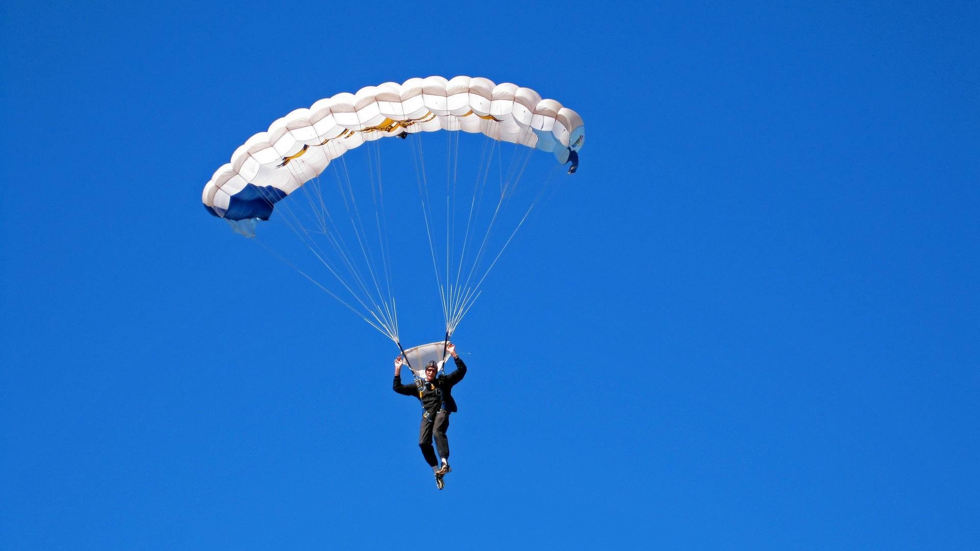 射箭赛场：心无旁骛的一箭定乾坤，射箭比赛一箭定胜负